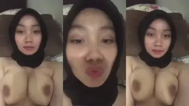Bokep Indo Kirana Kerudung Cantik Meraba Tobrutnya Minta di Entot