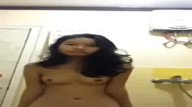 Dokumentasi Erica Lin Cantik Pasrah Kasur Crot