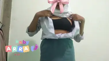 Gadis Cantik Pasrah Goyang Kasur Bareng Pria