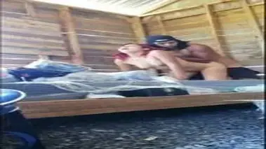 Gadis Cantik Pasrah Goyang Kasur Villa