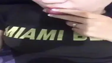 Gadis Mulus Cantik Pasrah Goyang Kasur Crot