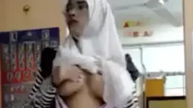 Jilbab Sange Diem Diem