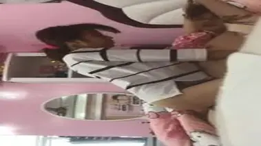 Mahasiswi Cantik Goyang Atas Kasur Lincah