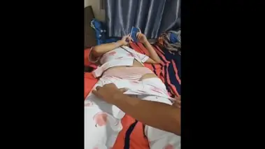 Nekat Buka Celana Langsung Begituan di Kantor