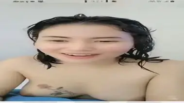 Rekaman Live Show Gadis Mulus Goyang Panas
