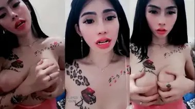 Tante Dara Cantik Remas Dada Di Live Show